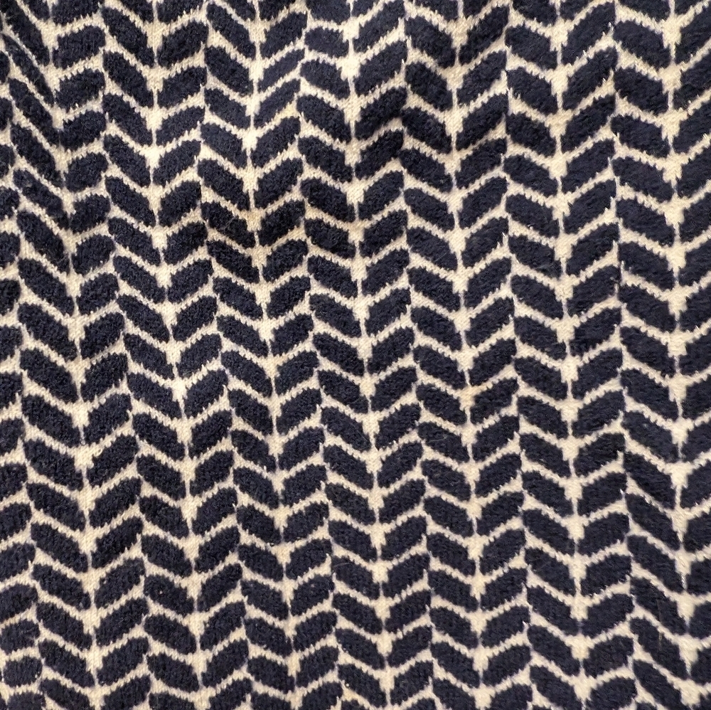 St. John Sport Navy and White Patterned Women's Cropped Sweater L - Picture 3 of 6